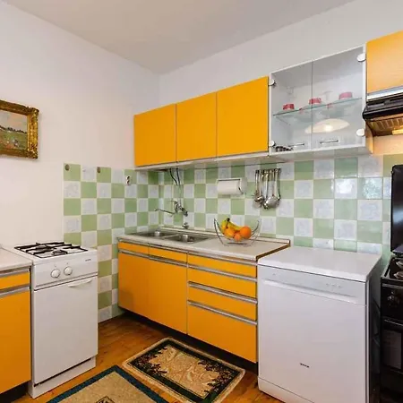 Apartament In 39395 *