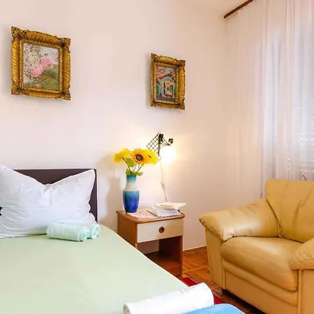 In 39395 Apartment *