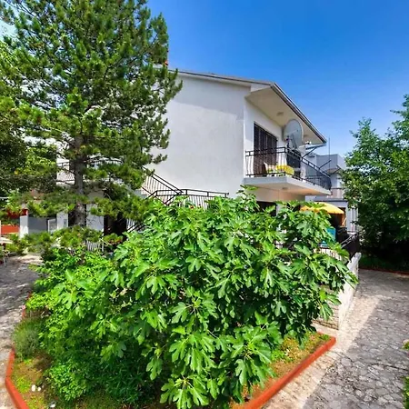 Apartment In 39395 Jadranovo